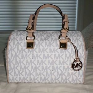 Micheal kors purse